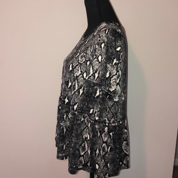 NEW Poplin Style Snake Skin Shirt - Picture 2 of 4